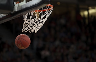 2026年NBA篮球比赛激烈对抗画面